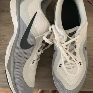 Nike Tennis Shoes
